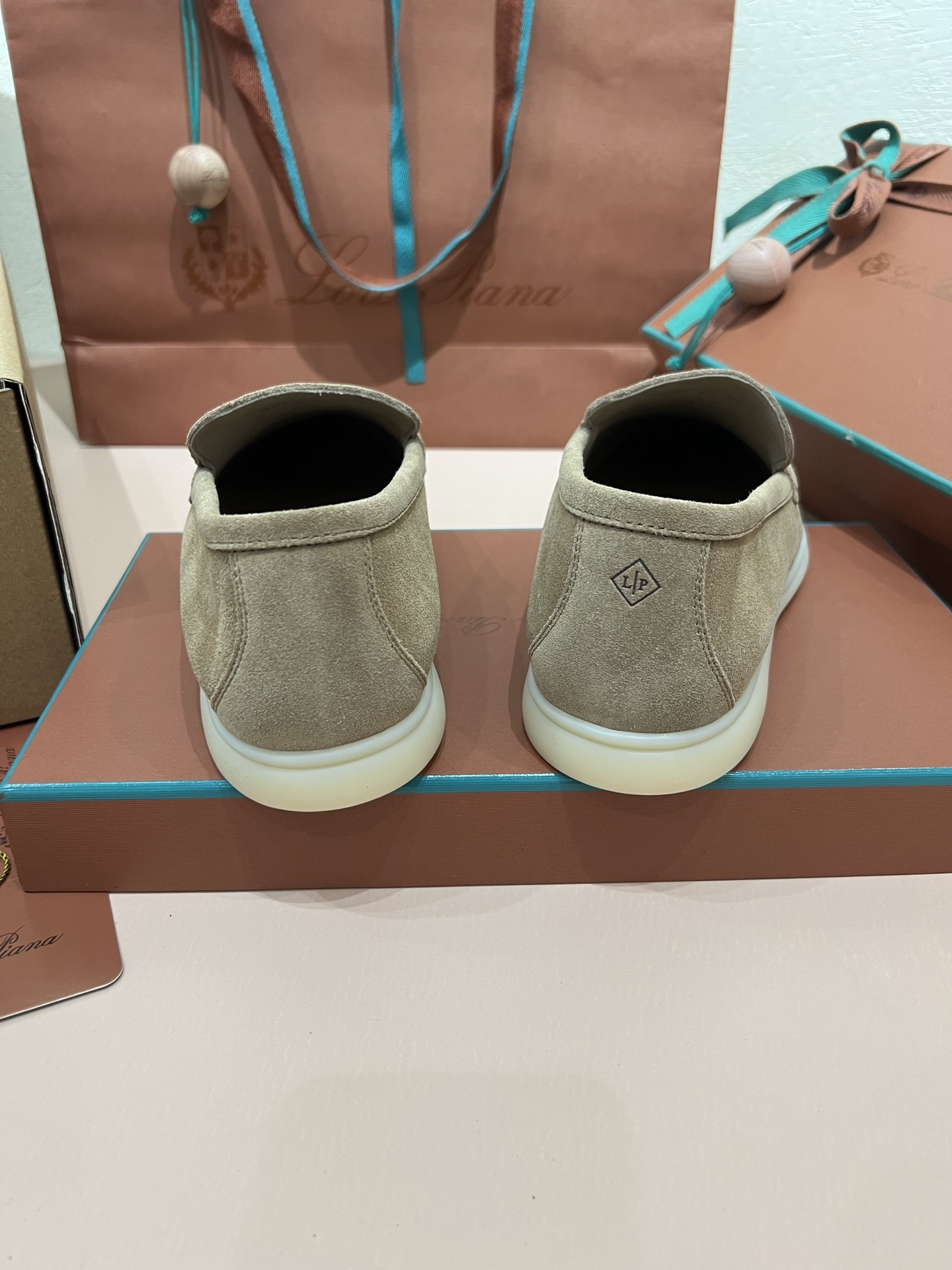 ua L**o p*ana summer walk loafers