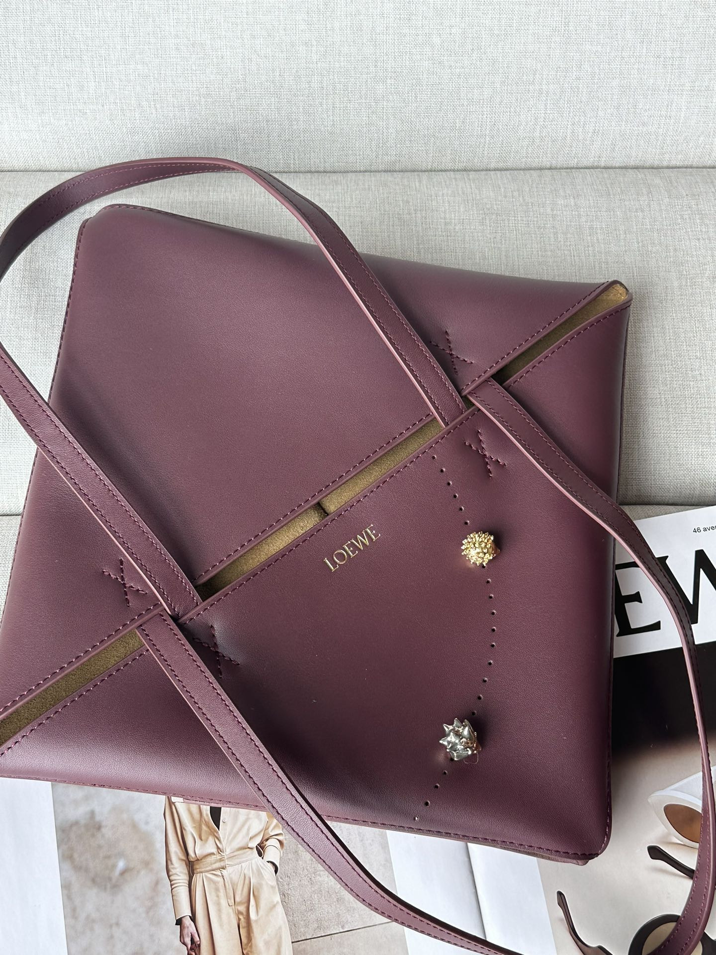 L0ew* medium puzzle fold tote in shiny calfskin 25.5x14.5x31.5cm