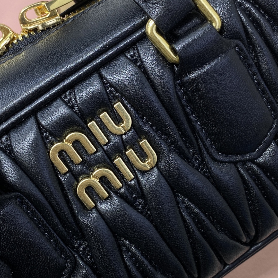 Miu Miu Arcadie matelassé nappa leather bag 22X10.5X7.5cm