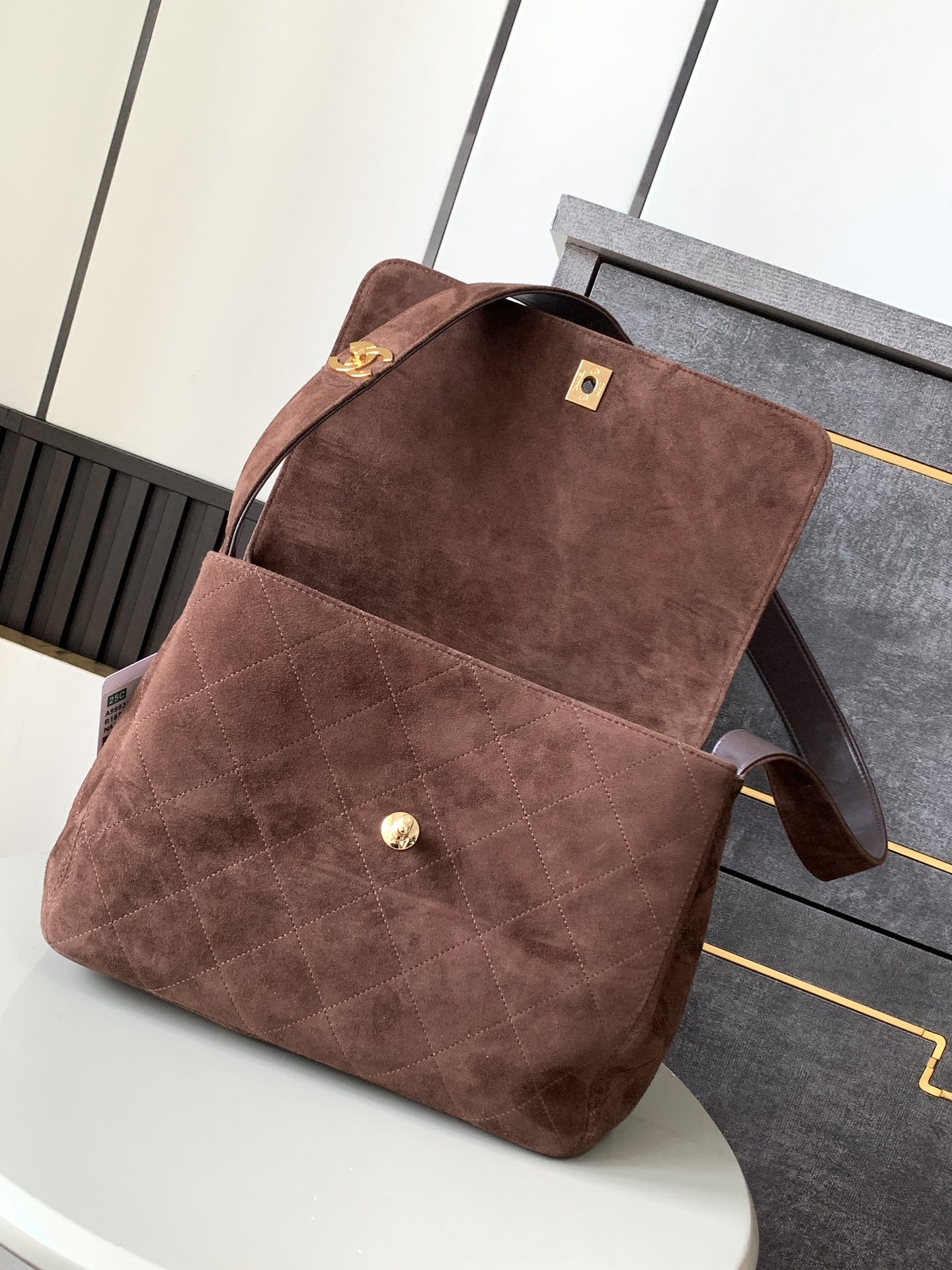 Ch*el vintage bag 28x12.5x24cm