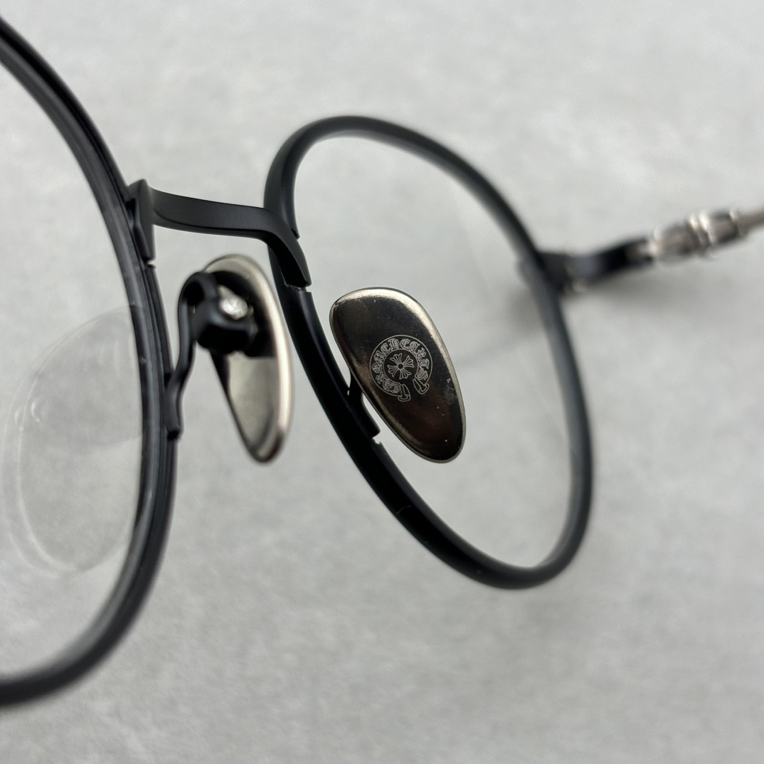 Ch**me He**ts glasses mbkas 48-22-143