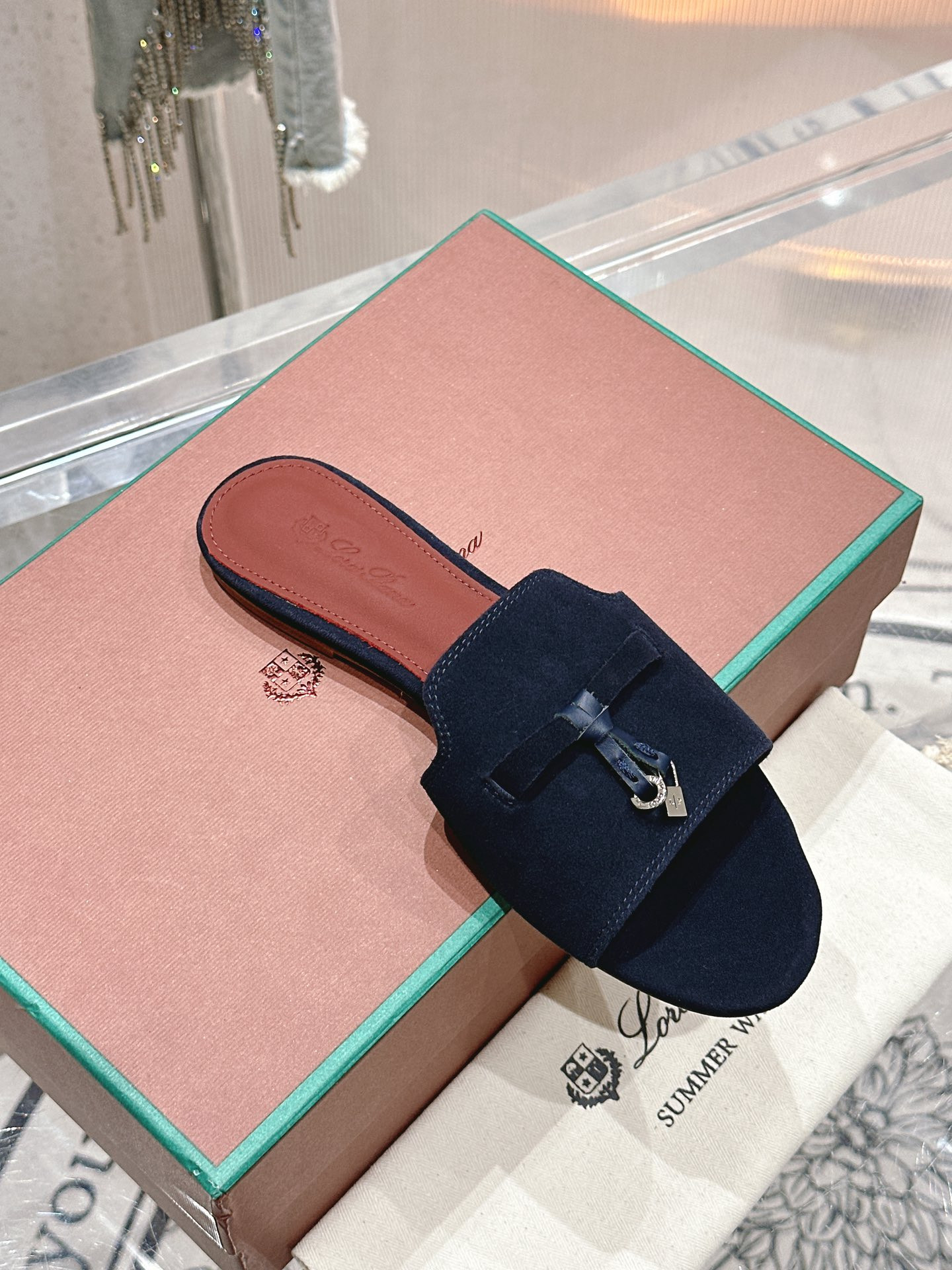 ua L**o p*ana summer charms sandal