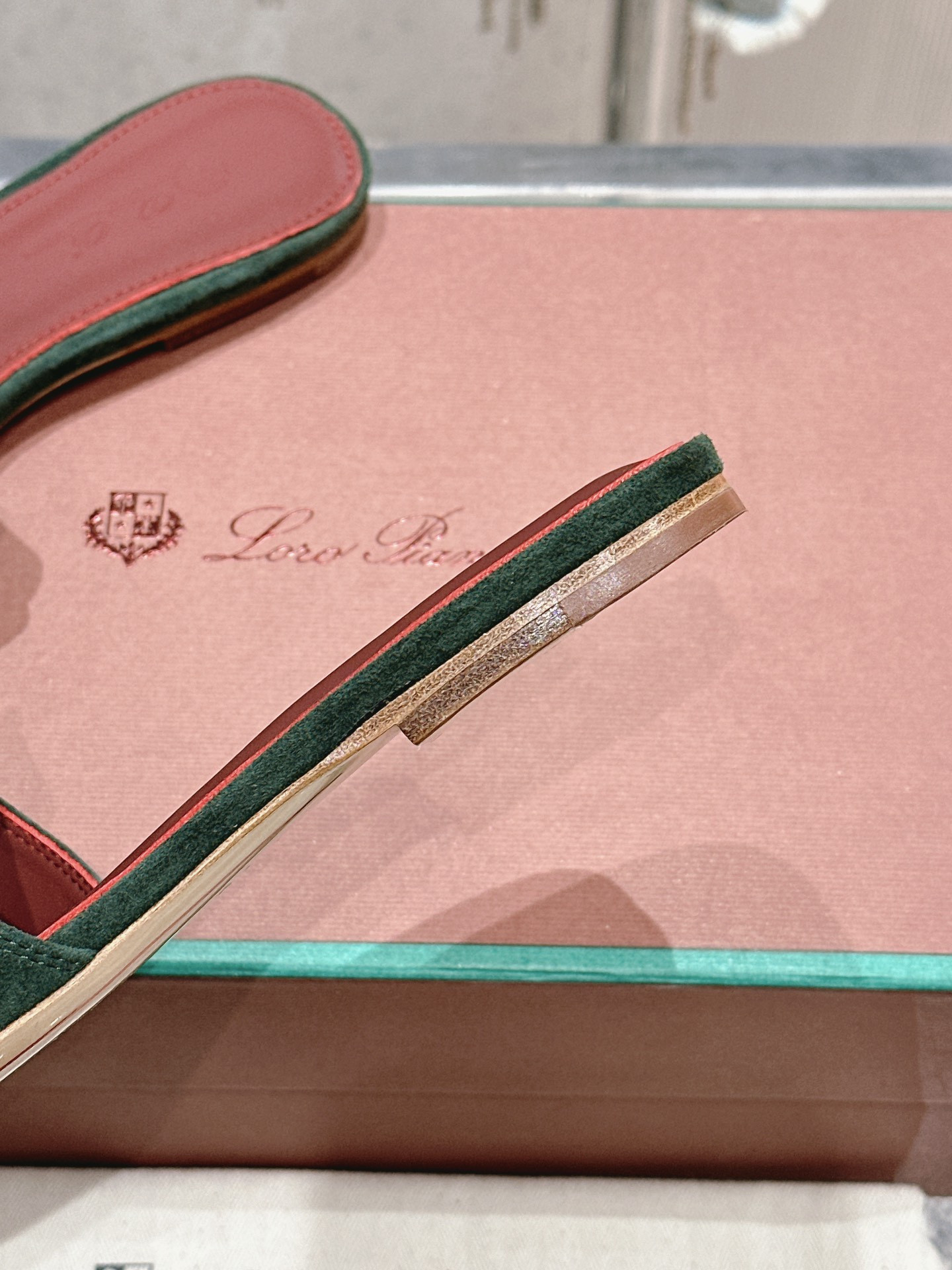 ua L**o p*ana summer charms sandal