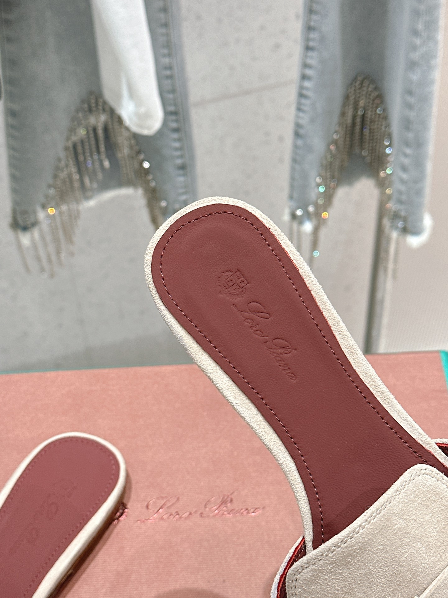 ua L**o p*ana summer charms sandal