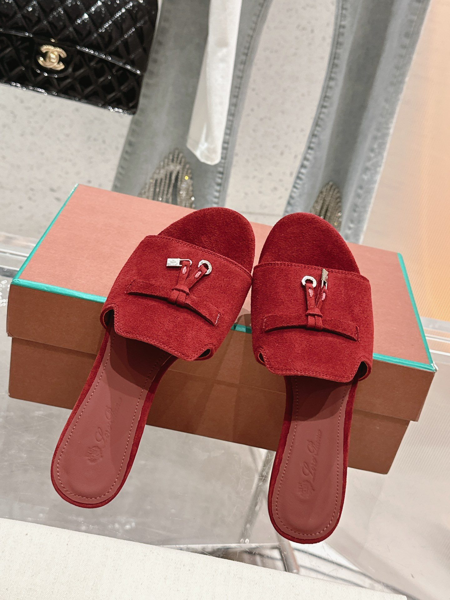 ua L**o p*ana summer charms sandal