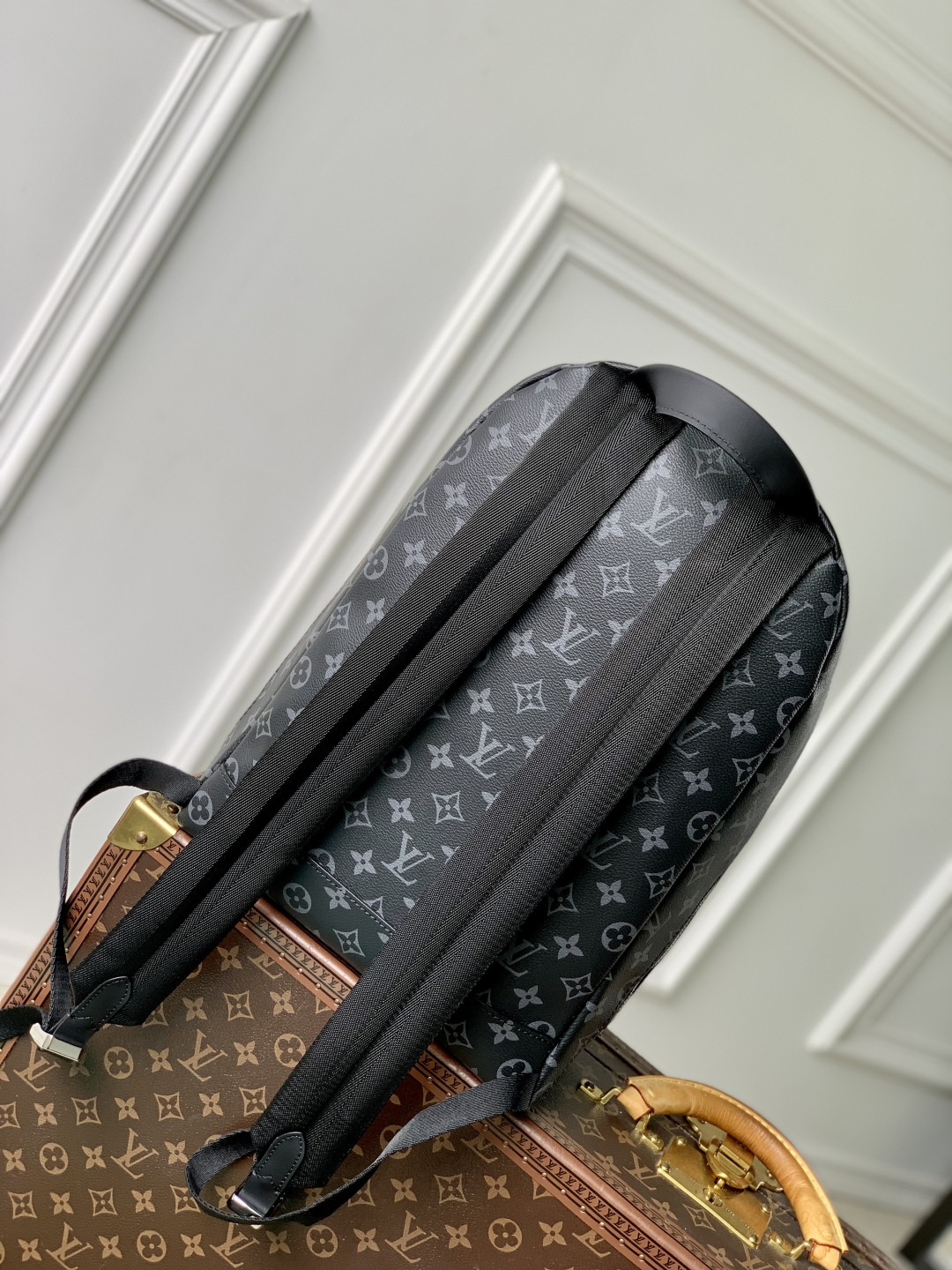 LV Discovery Slim Backpack M14020 28x38x13cm