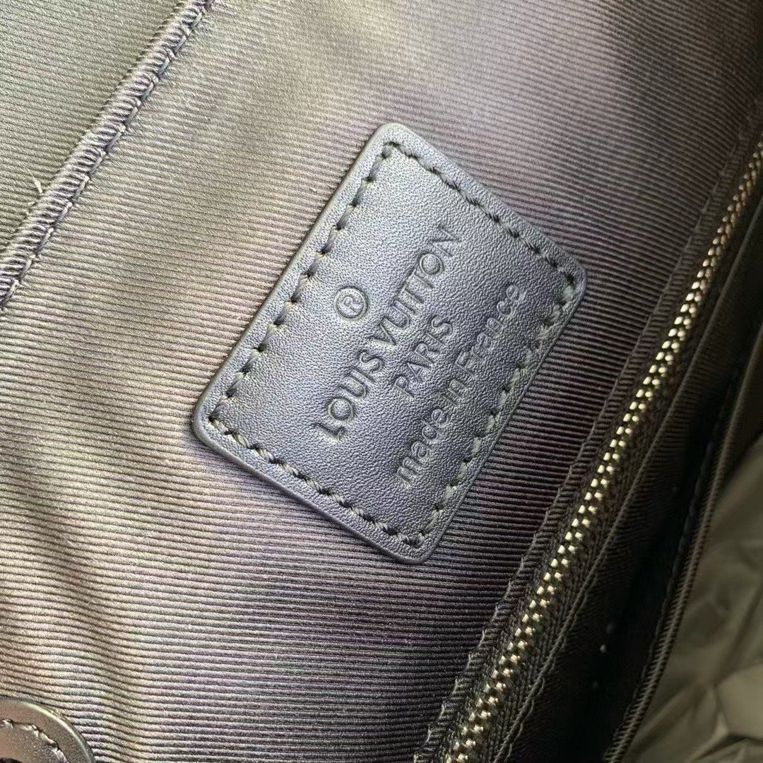 LV Christopher PM M46331 32 x 39 x 12 cm