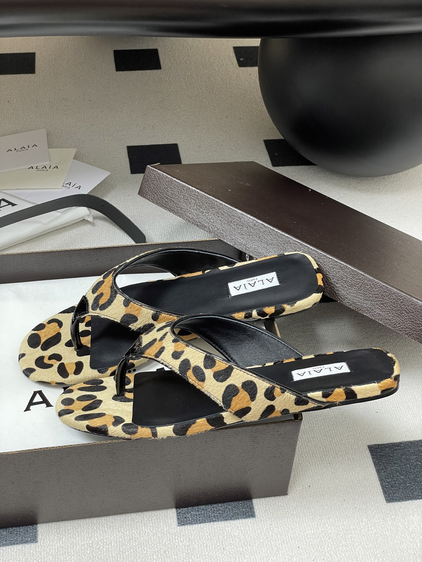 UA Alaia Triangle Flat Slides(Customized Size 7-10 days production time)