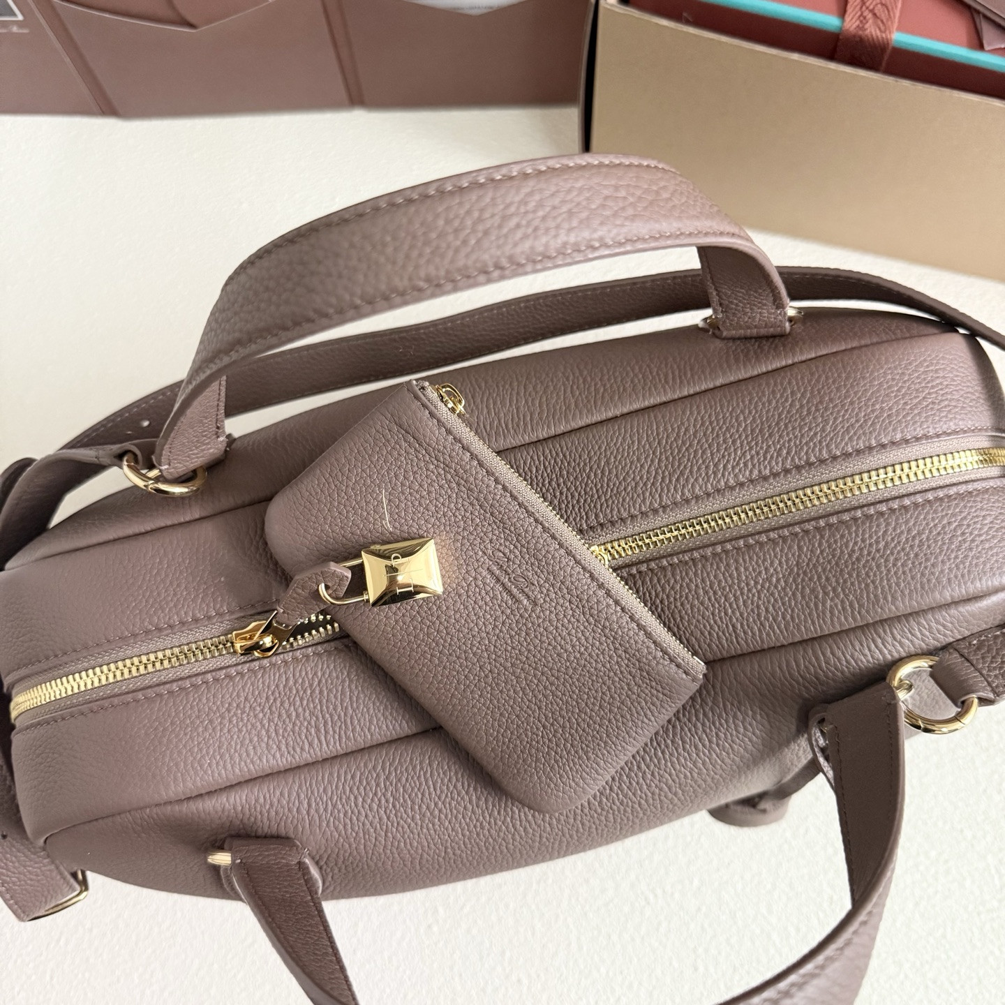 L**o p*ana needle 38x22x16cm