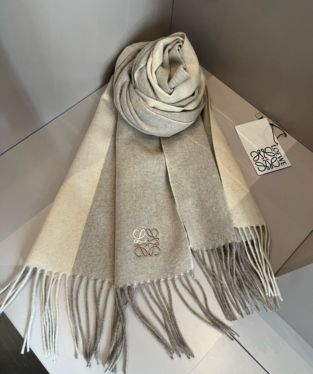 L0ew* scarf 35x180cm
