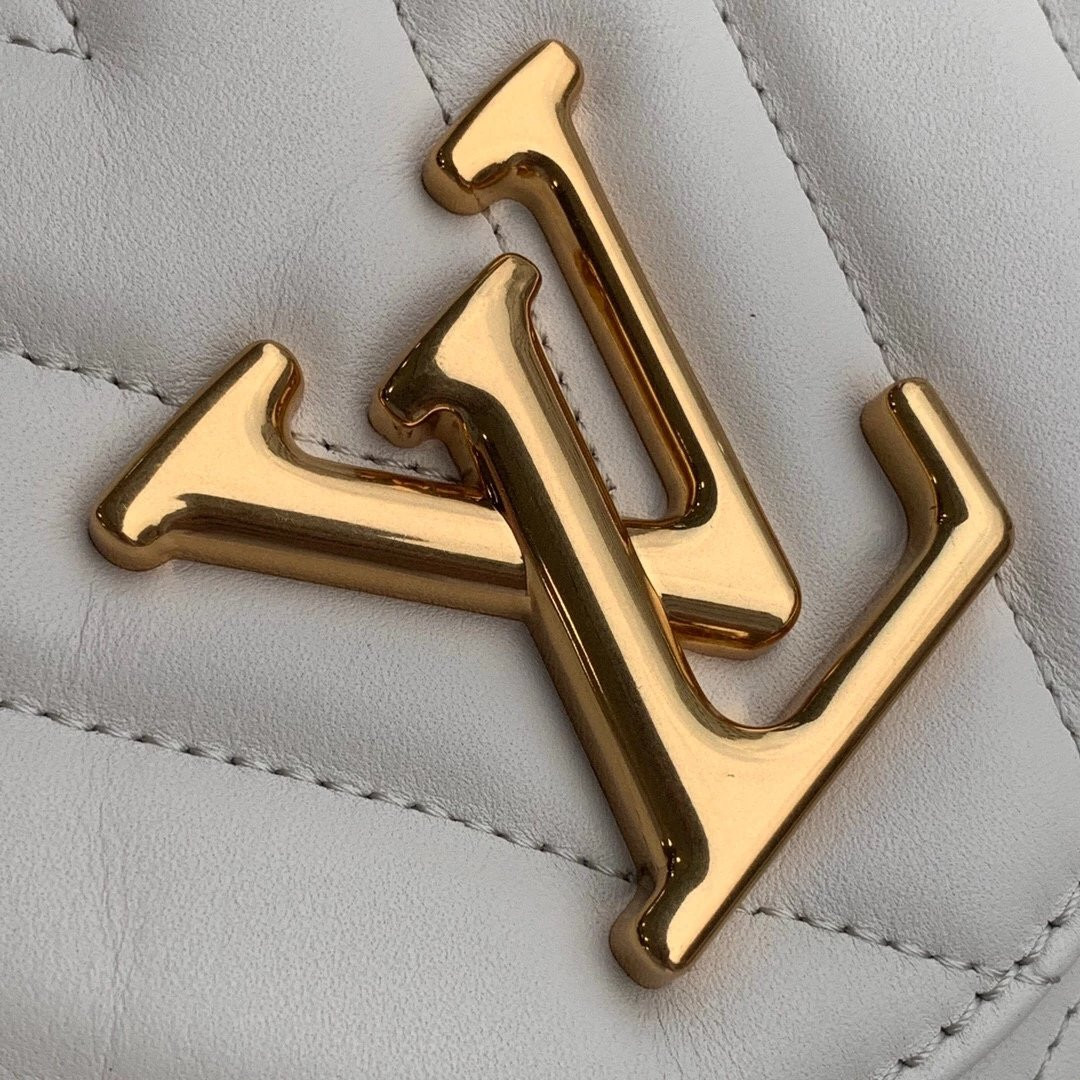 LV NEW WAVE CHAIN BAG M58549